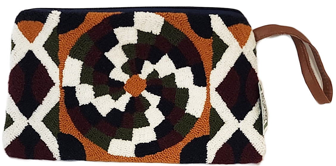 Natasha Handmade Wayuu Punch-needle Clutch - Wuitusu