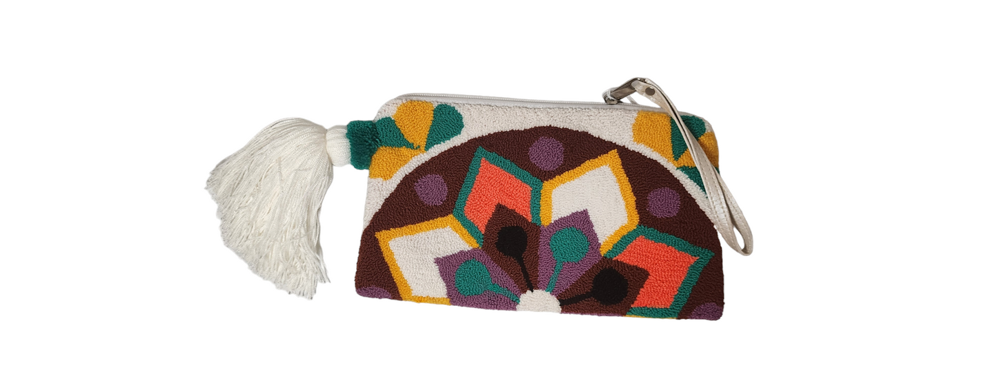 Aleah Handmade Wayuu Punch-needle Clutch - Wuitusu