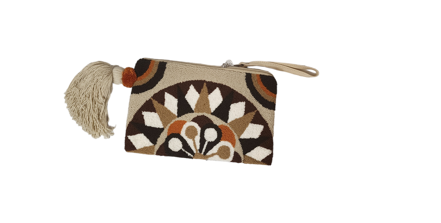 Dayana Handmade Wayuu Punch-needle Clutch - Wuitusu