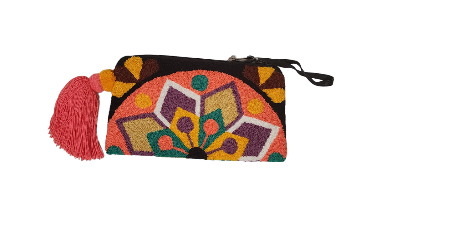 Avery Handmade Wayuu Punch-needle Clutch - Wuitusu