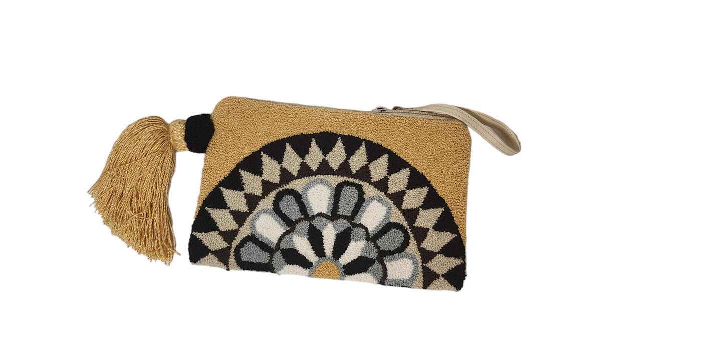Sofia Handmade Wayuu Punch-needle Clutch - Wuitusu