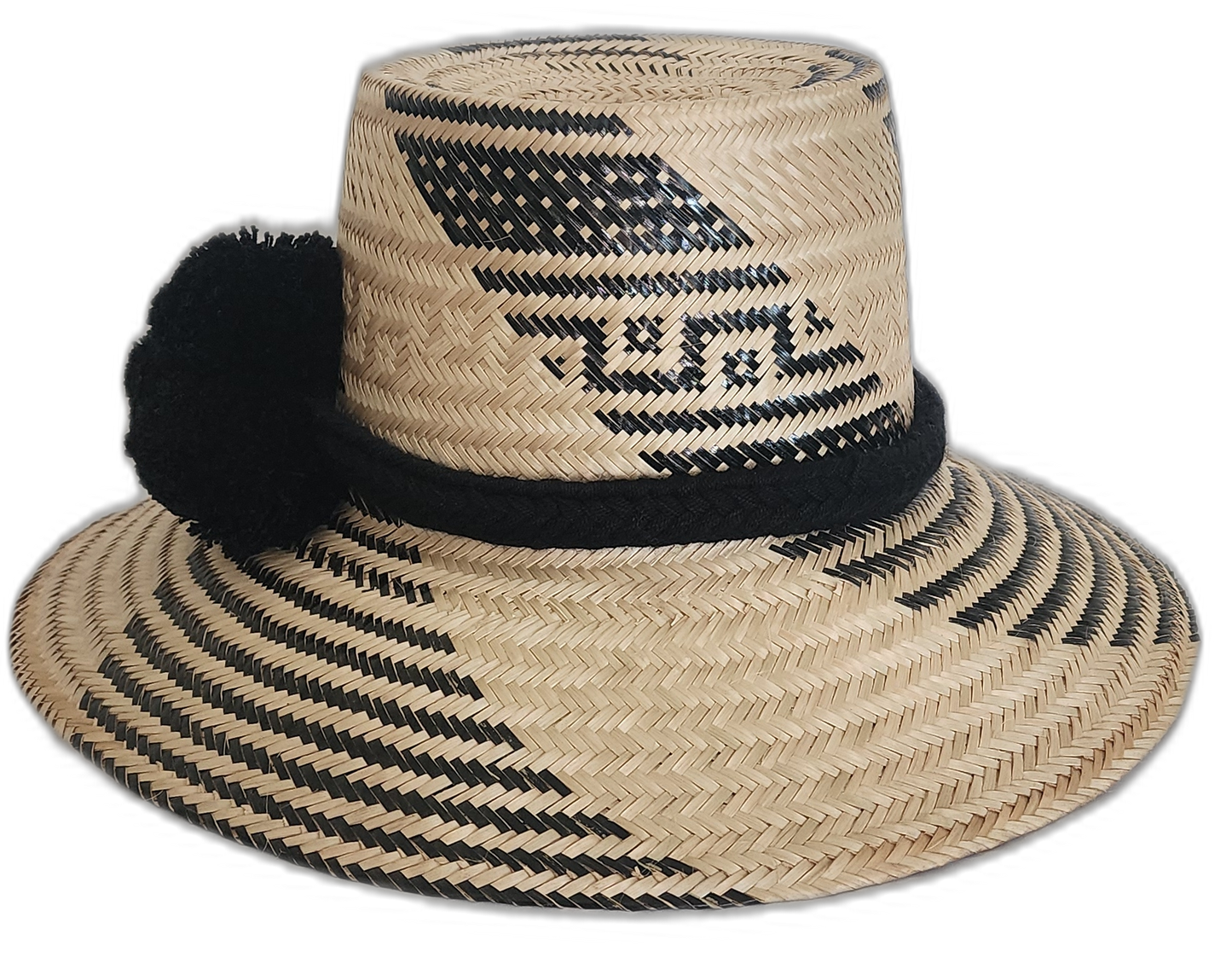 Boho hat in black and natural tones, featuring Wayuu craftsmanship