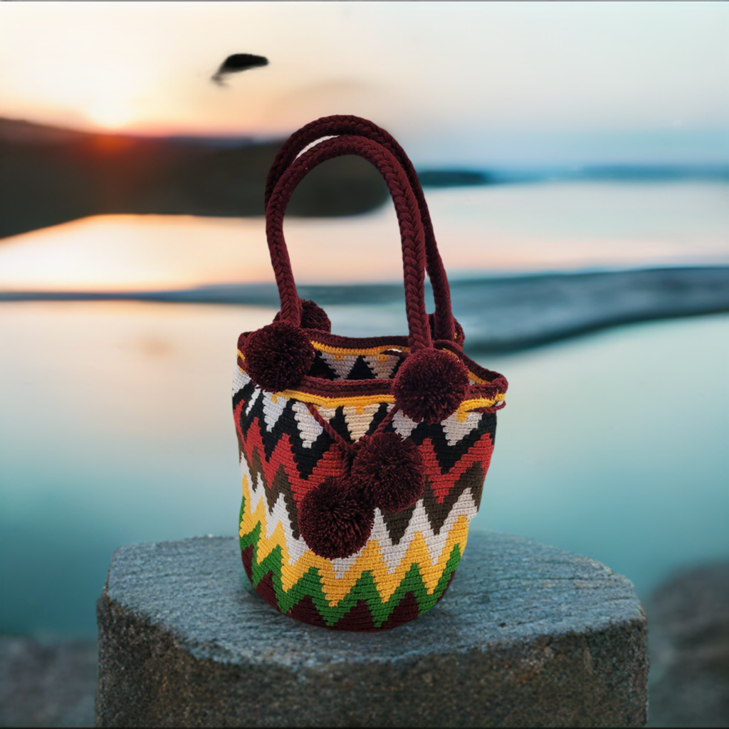 Marlowe 2 Medium Short Handle Design PomPom Mochila - Wuitusu