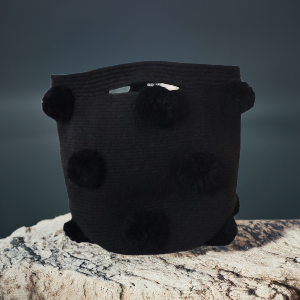 Colette Medium Handmade Crochet Handbag - Wuitusu
