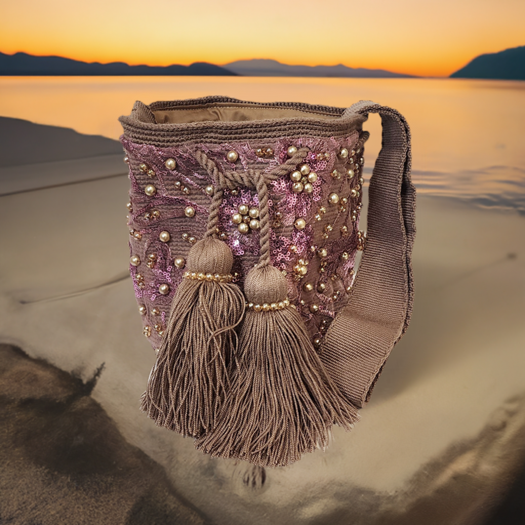 Skye Medium Crossbody Mochila with Crystals and Pearls - Wuitusu