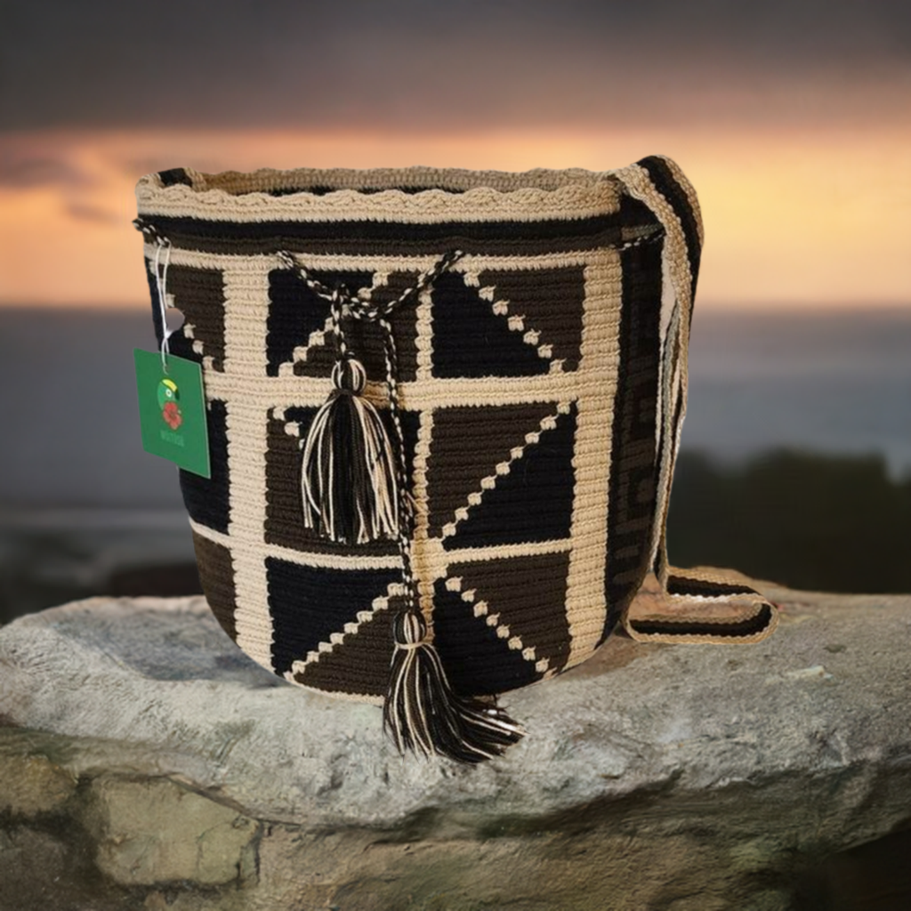Mae Medium Handmade Crochet Handbag - Wuitusu