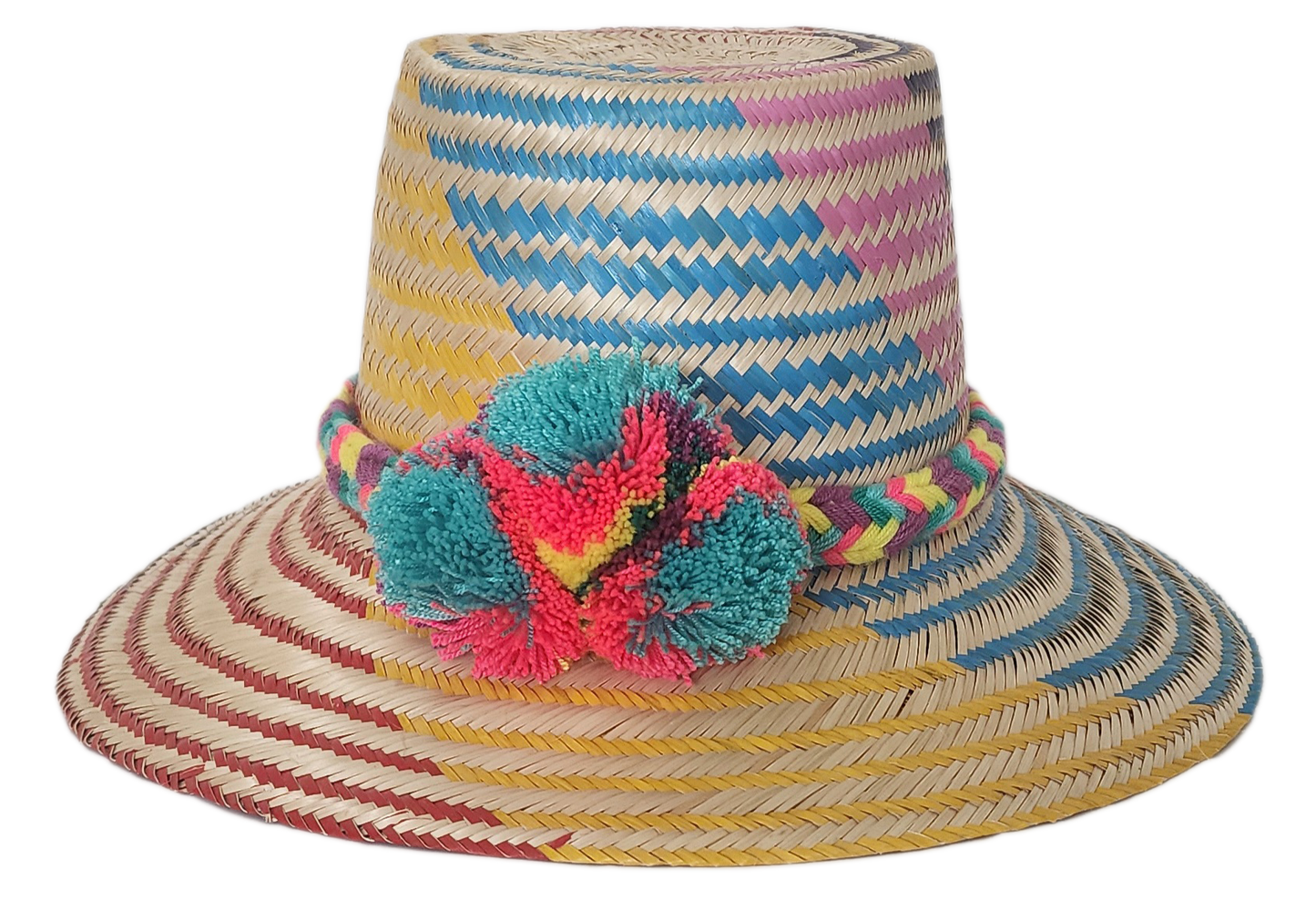Beach straw hat handcrafted by Wayuu artisans from Iraca palm.