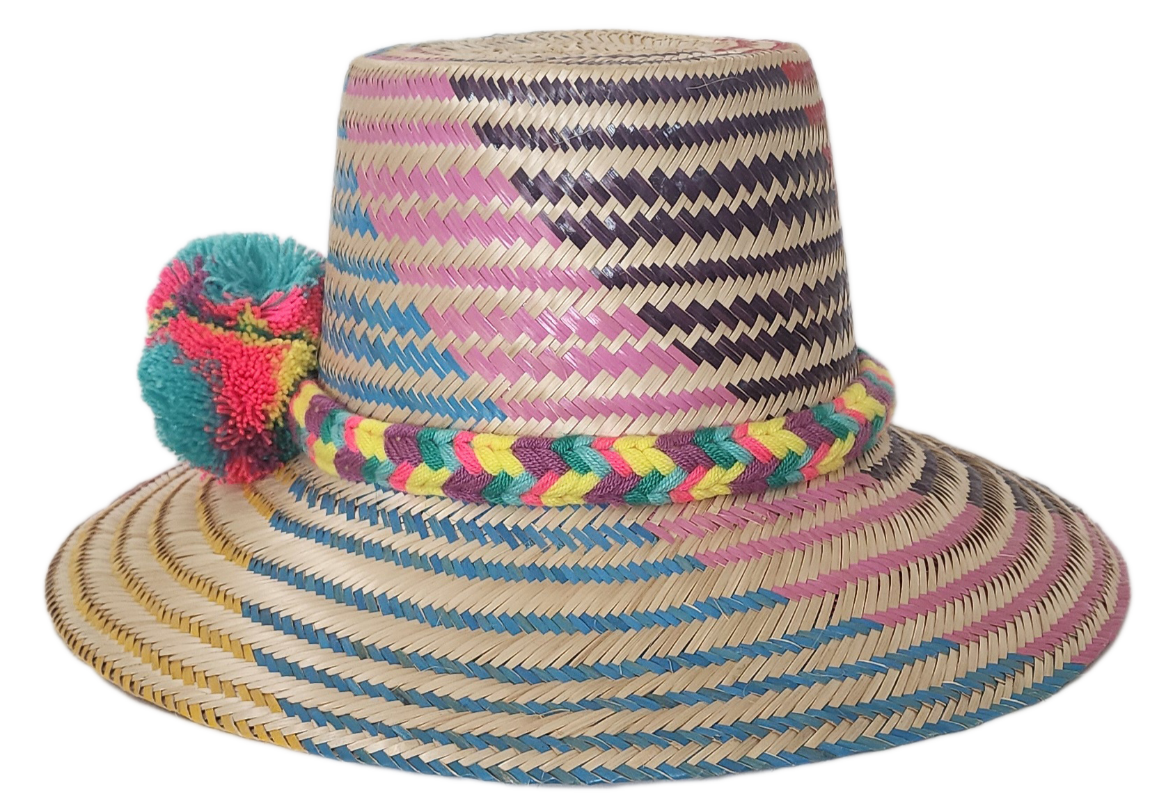 Beach straw hat handcrafted by Wayuu artisans from Iraca palm.