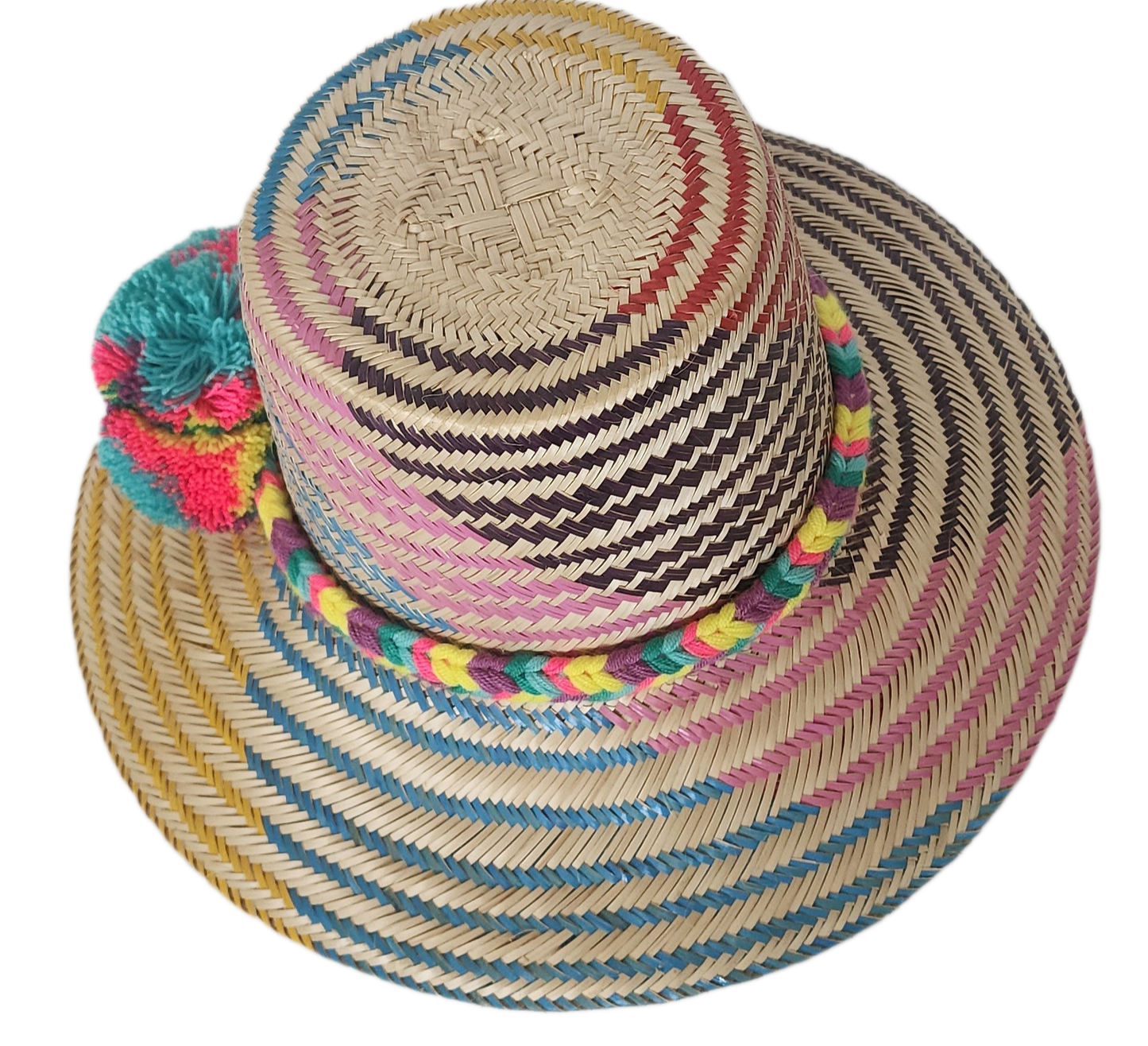 Beach straw hat handcrafted by Wayuu artisans from Iraca palm.