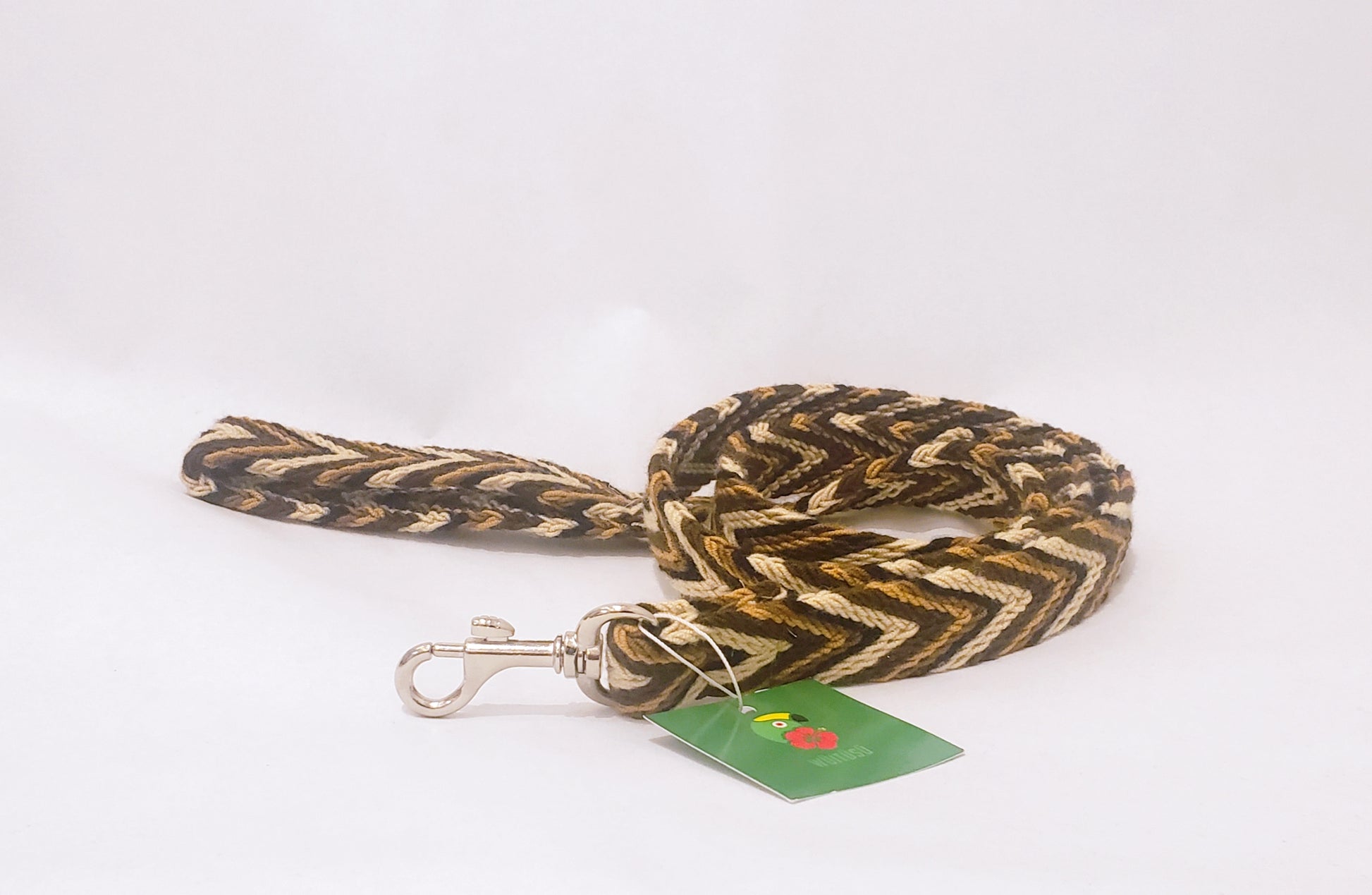 1 brown leash