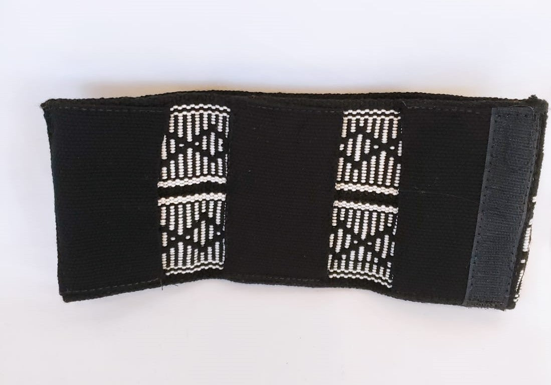 Black and White Handmade Wayuu Men's Wallet - open wallet