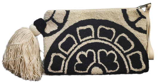 Bethany Handmade Wayuu Punch-needle Clutch - Wuitusu