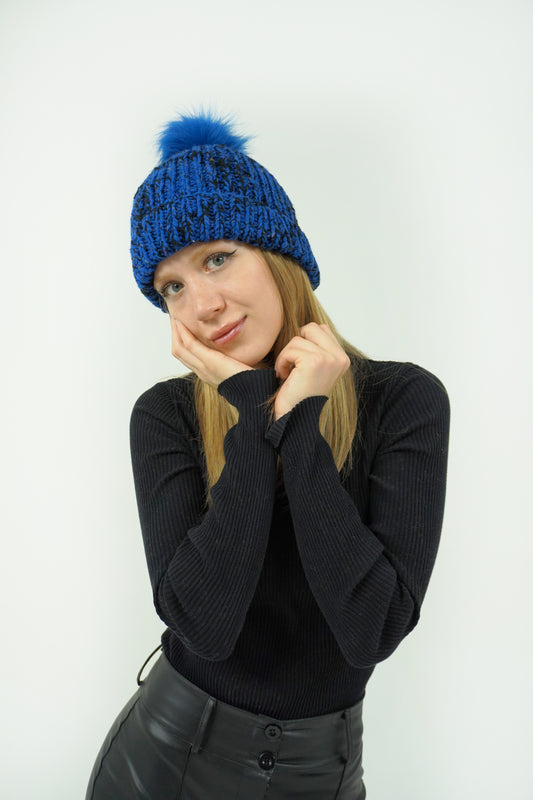 model wearing Leona Beanie - Wuitusu
