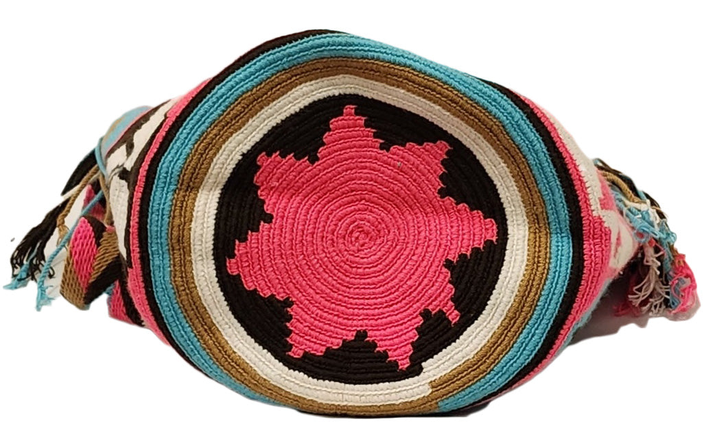 Alicia Large Handmade Crochet Wayuu Mochila Bag - Wuitusu-bottom