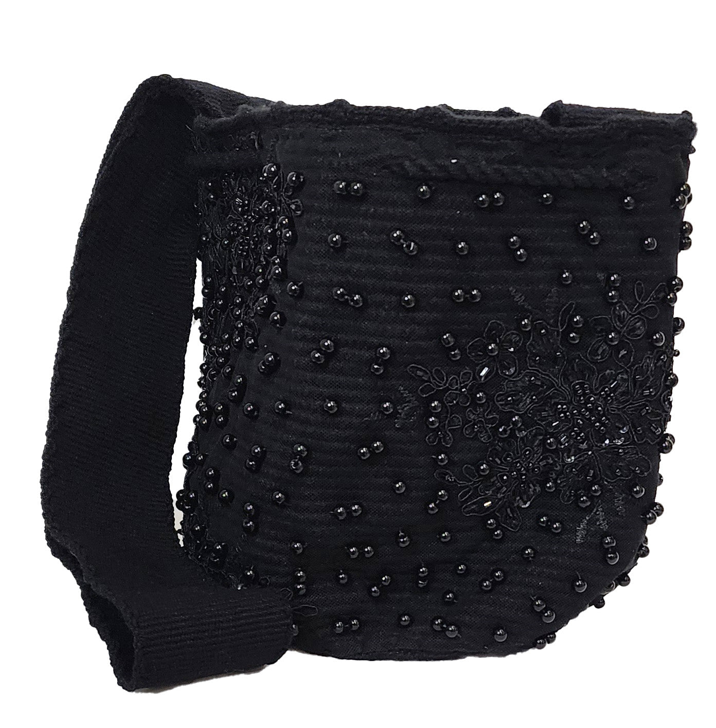 Bottom view Elegant black Wayuu bag featuring handcrafted texture and rich detail.