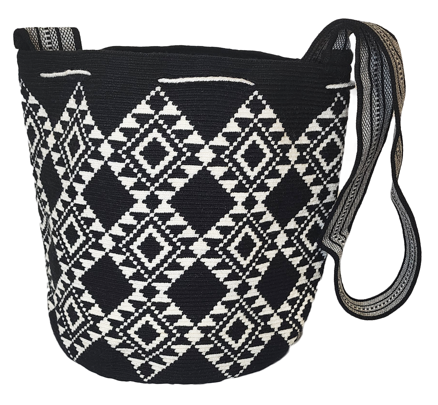 Black and white handmade crochet mochila bag, inspired by Wayuu artisan traditions.