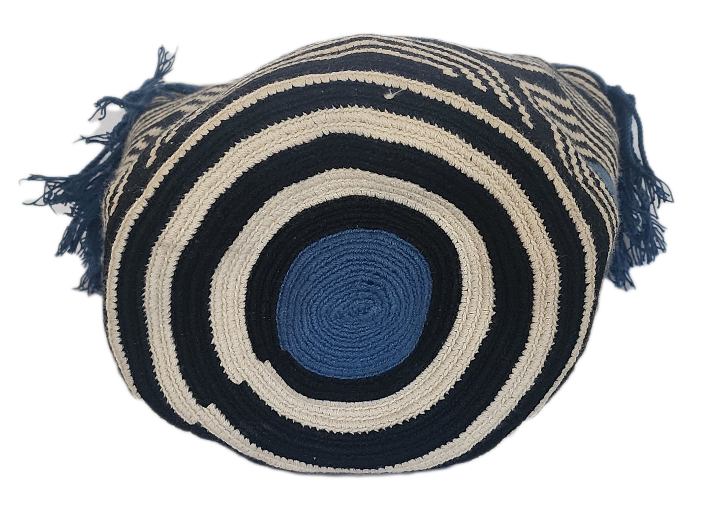 "Colorful handmade Wayuu crochet bag, showcasing exquisite craftsmanship and geometric patterns, perfect as a boho crossbody 
