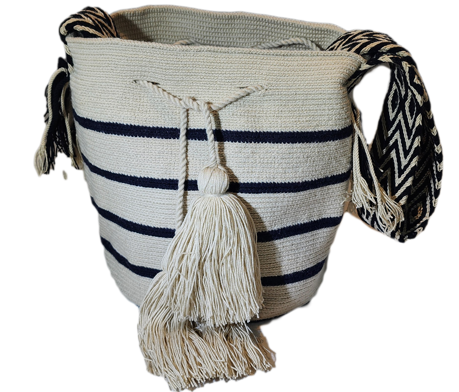 "Colorful handmade Wayuu crochet bag with intricate geometric patterns, showcasing traditional craftsmanship and ethical fash