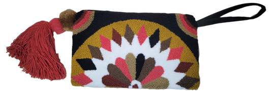 "Colorful handmade Wuitusu Wayuu Needle Punch Clutch with vibrant patterns, showcasing traditional Wayuu artistry."