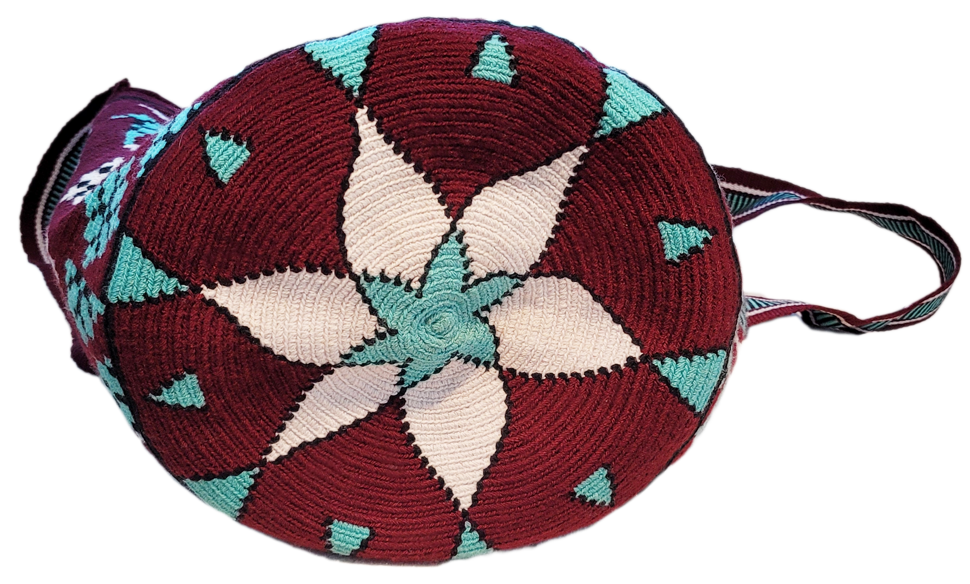 "Colorful Paleteada Crochet Wayuu Bag, handcrafted with vibrant geometric patterns, showcasing artisanal craftsmanship from C