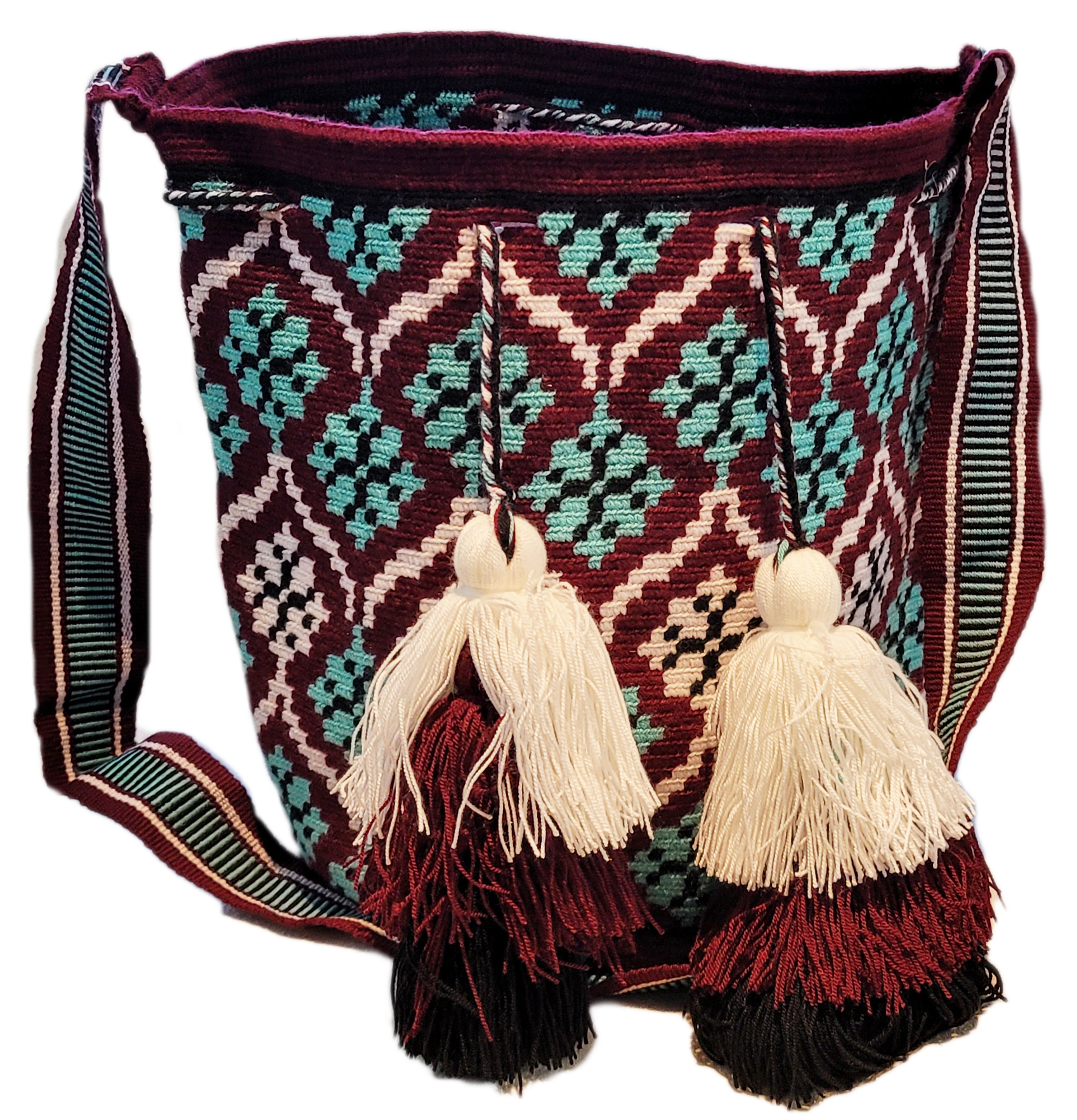 "Colorful Paleteada Crochet Wayuu Bag, handcrafted with vibrant geometric patterns, showcasing artisanal craftsmanship from C