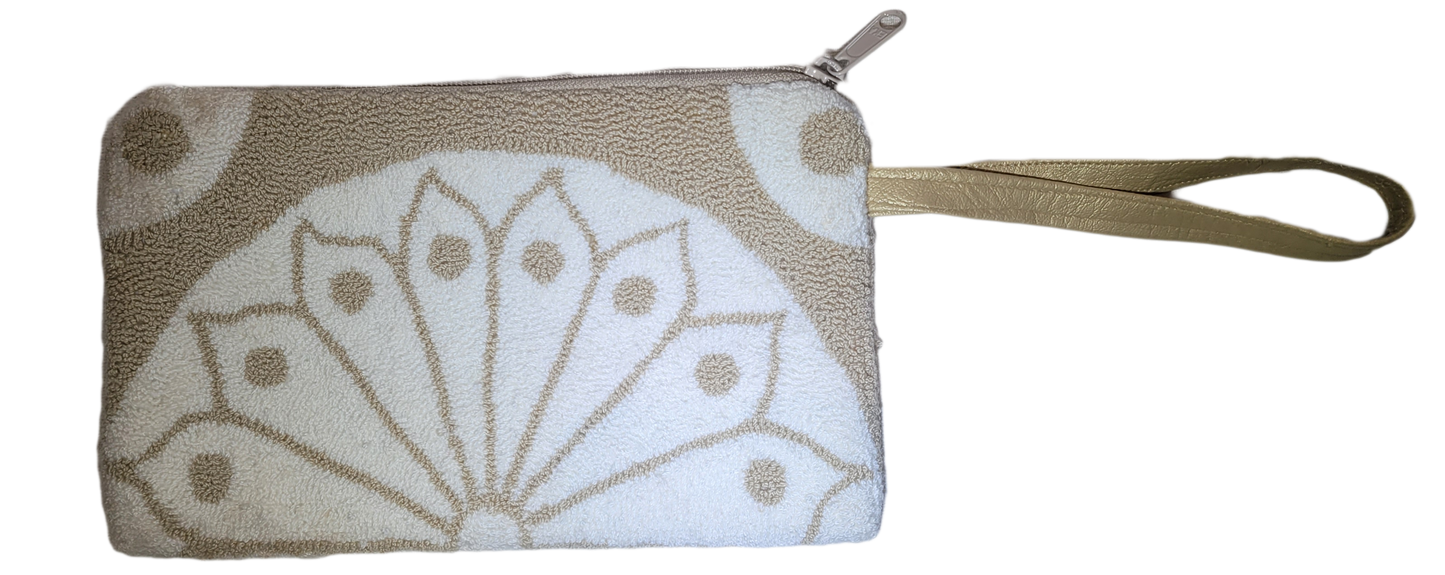 "Colorful Wuitusu Wayuu Needle Punch Clutch, handcrafted with traditional patterns, zippered closure, and fair trade certifie