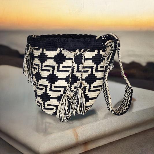 Aliyah Medium Handmade Crochet Handbag - Wuitusu