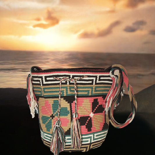Maria Large Handmade Crochet Wayuu Mochila Bag - Wuitusu