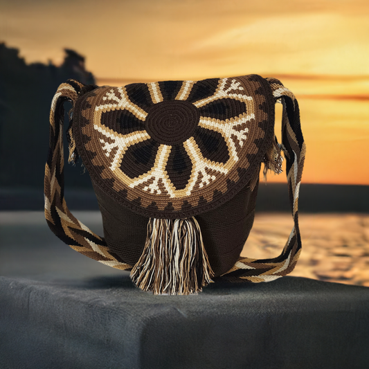 Laylani Large Handmade Crochet Wayuu Bag with Lid - Wuitusu