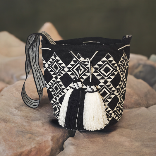 Henley Large One-Thread Handmade Wayuu Mochila Bag