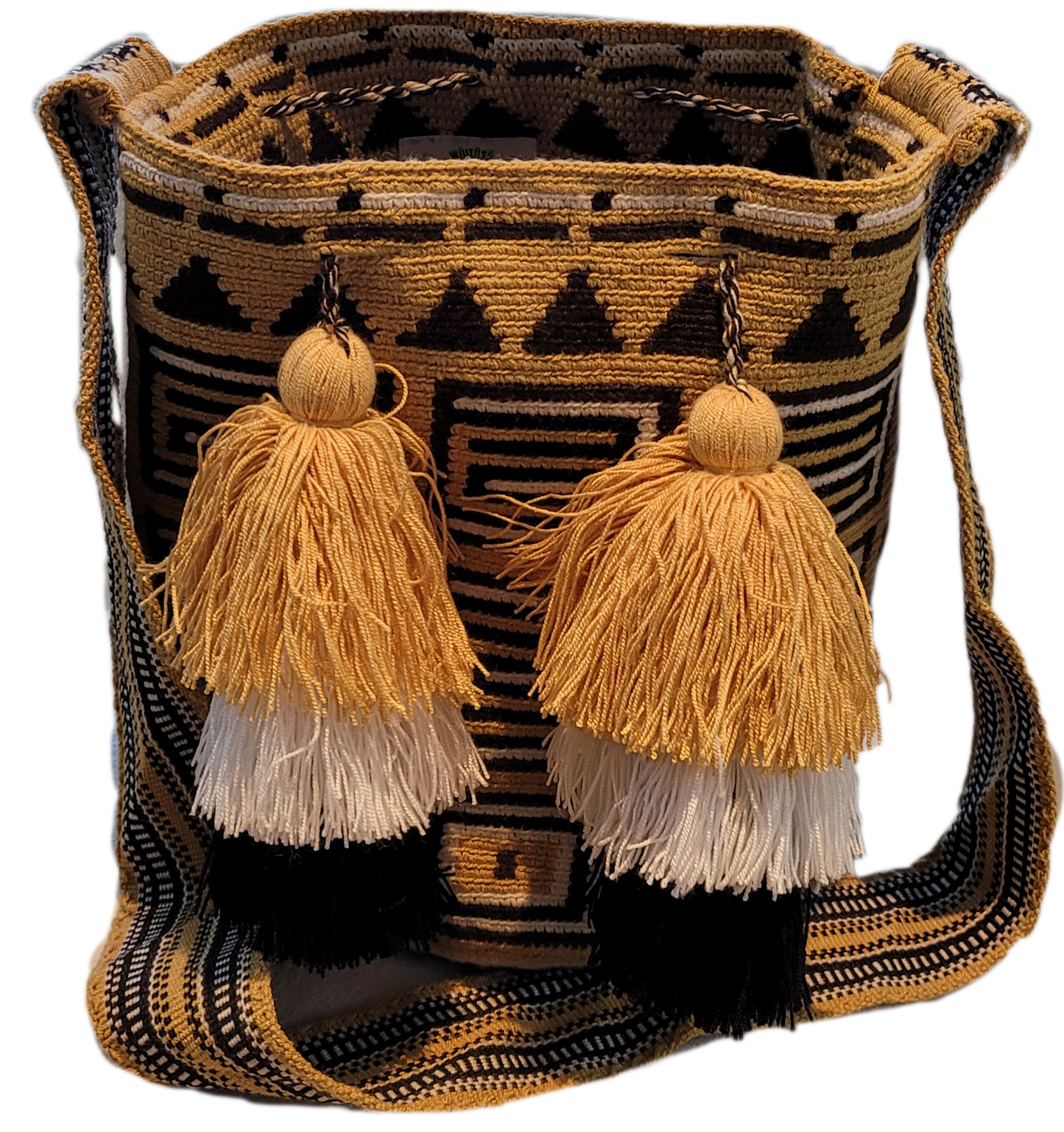 "Handmade Paleteada Crochet Wayuu Bag featuring colorful patterns and intricate designs, crafted by Wuitusu artisans."