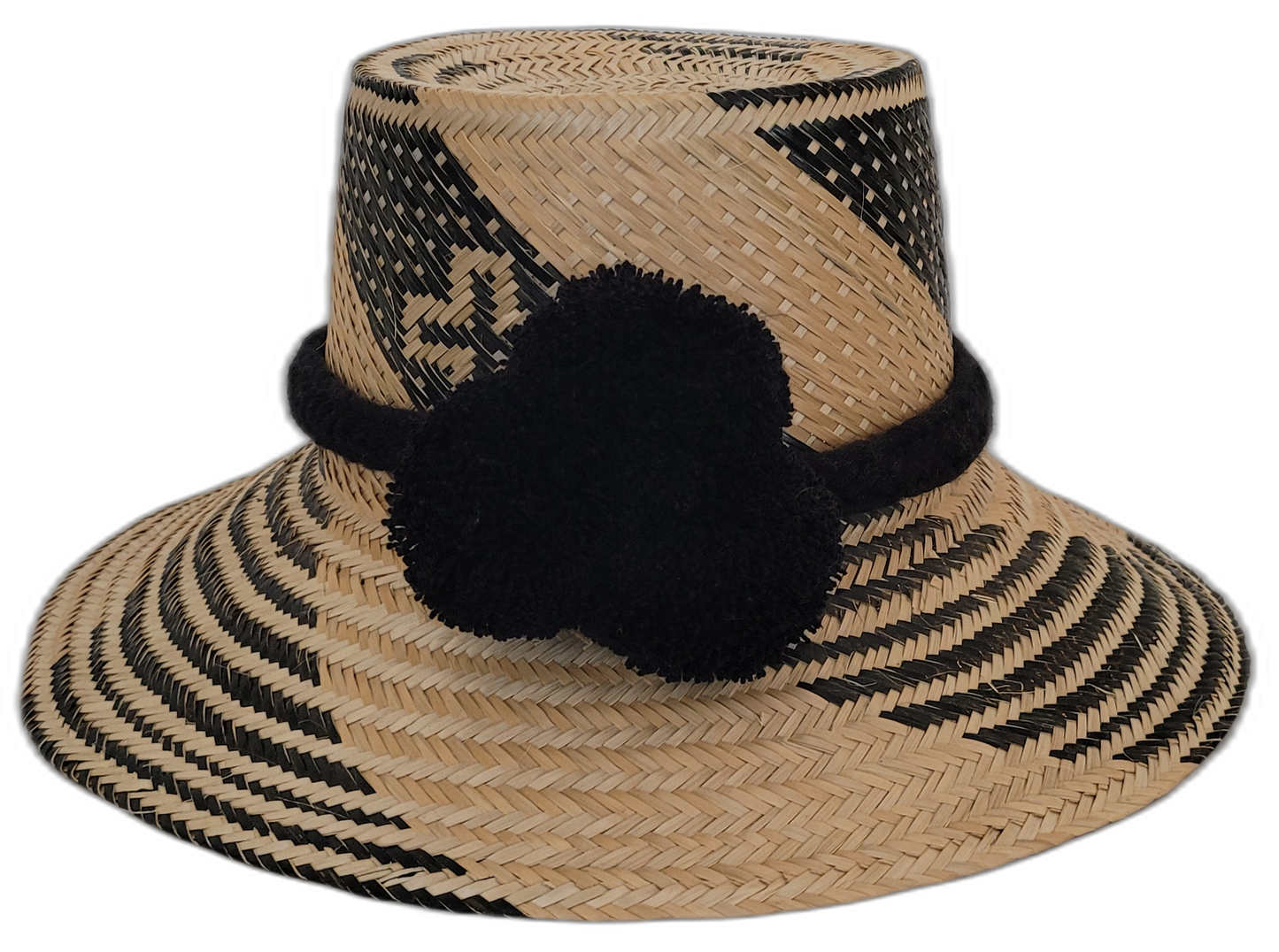 Handmade Wayuu straw hat with natural palm and black diagonal weave