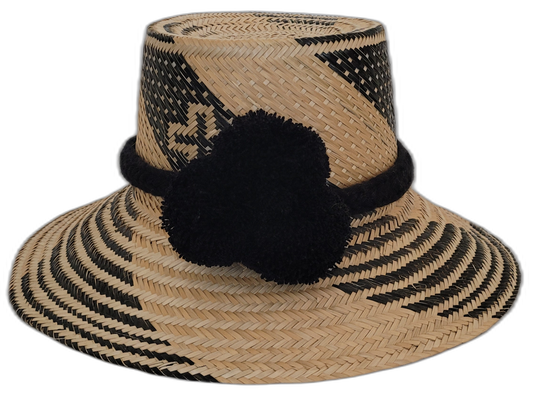 Handmade Wayuu straw hat with natural palm and black diagonal weave