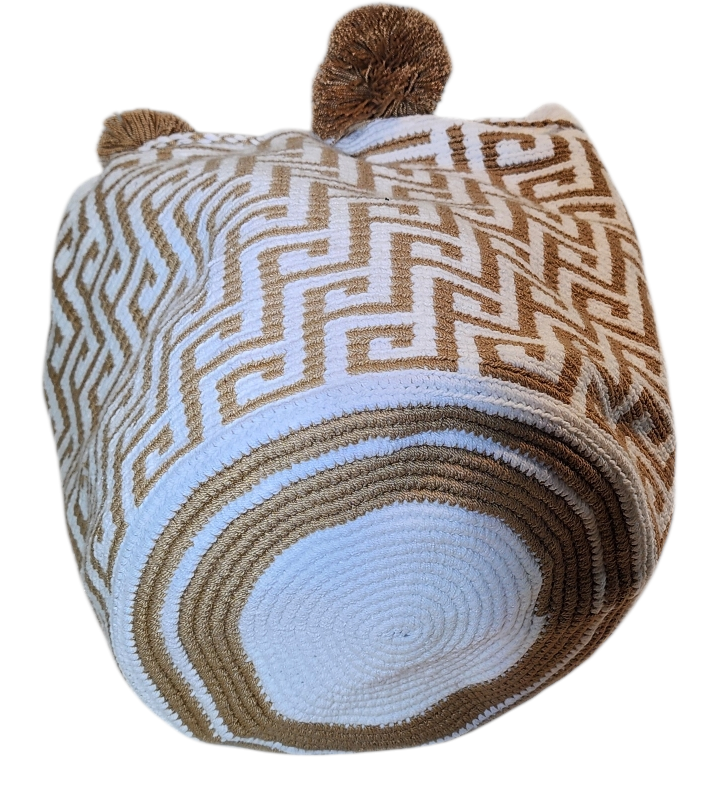 "Handmade Wuitusu Wayuu crochet bag with vibrant patterns, short handle, supporting fair trade and Wayuu community."