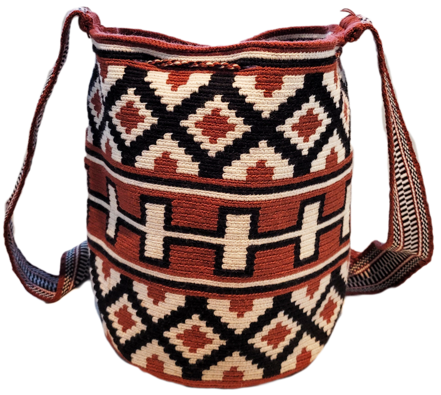 Bohemian Wayuu bag with bold geometric motifs and handcrafted details.
