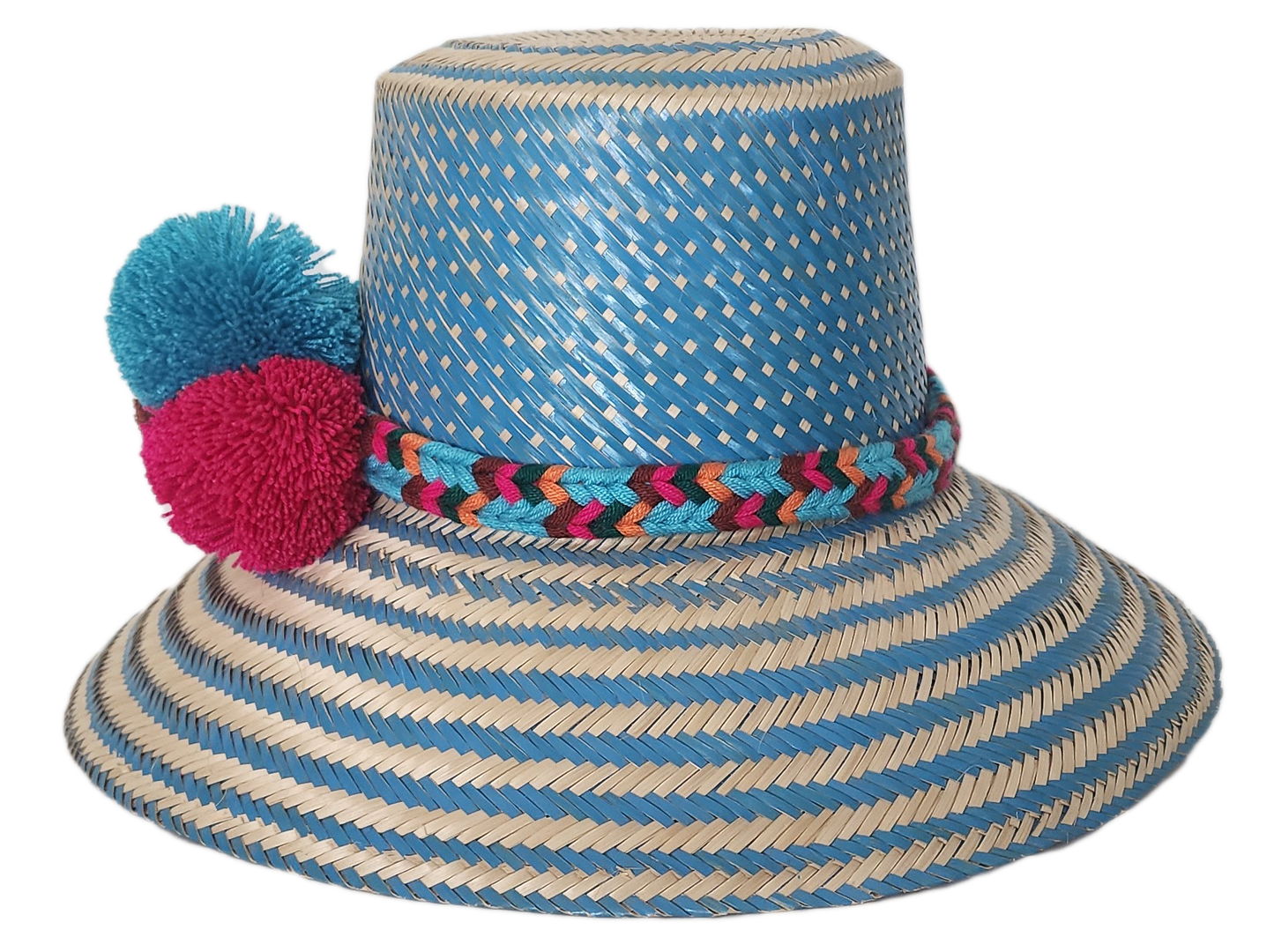 Everyday sun hat handcrafted by Wayuu artisans from Iraca palm.
