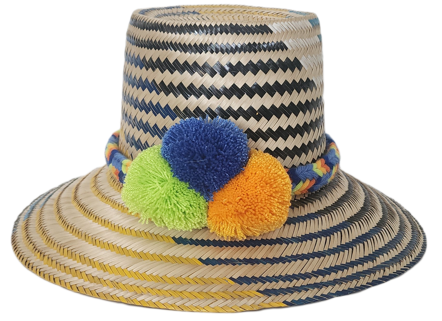 Straw hat handcrafted by Wayuu artisans from Iraca palm.
