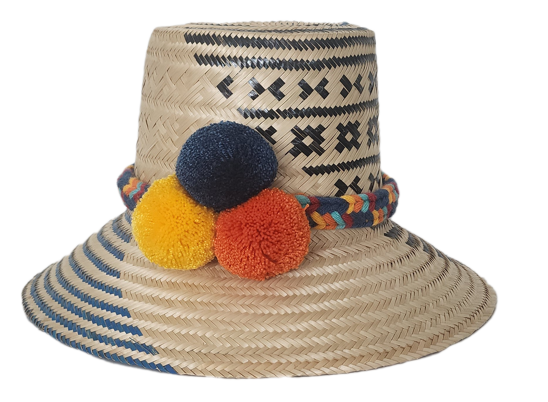 Summer straw hat handcrafted by Wayuu artisans from Iraca palm.
