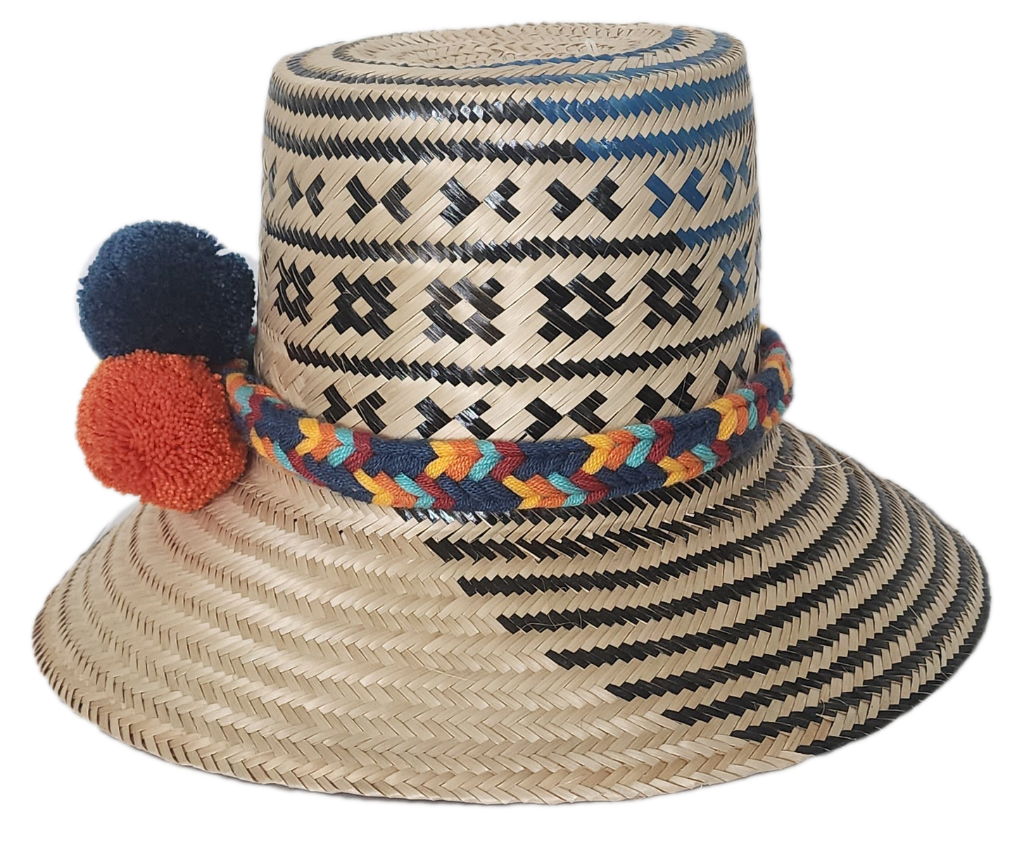 Summer straw hat handcrafted by Wayuu artisans from Iraca palm.
