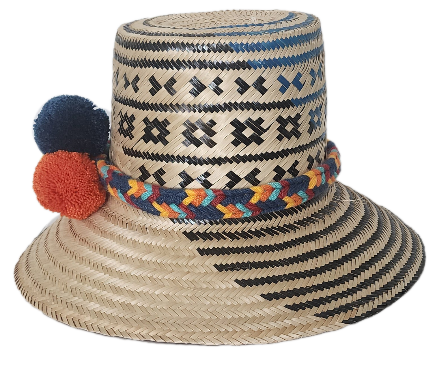 Summer straw hat handcrafted by Wayuu artisans from Iraca palm.

