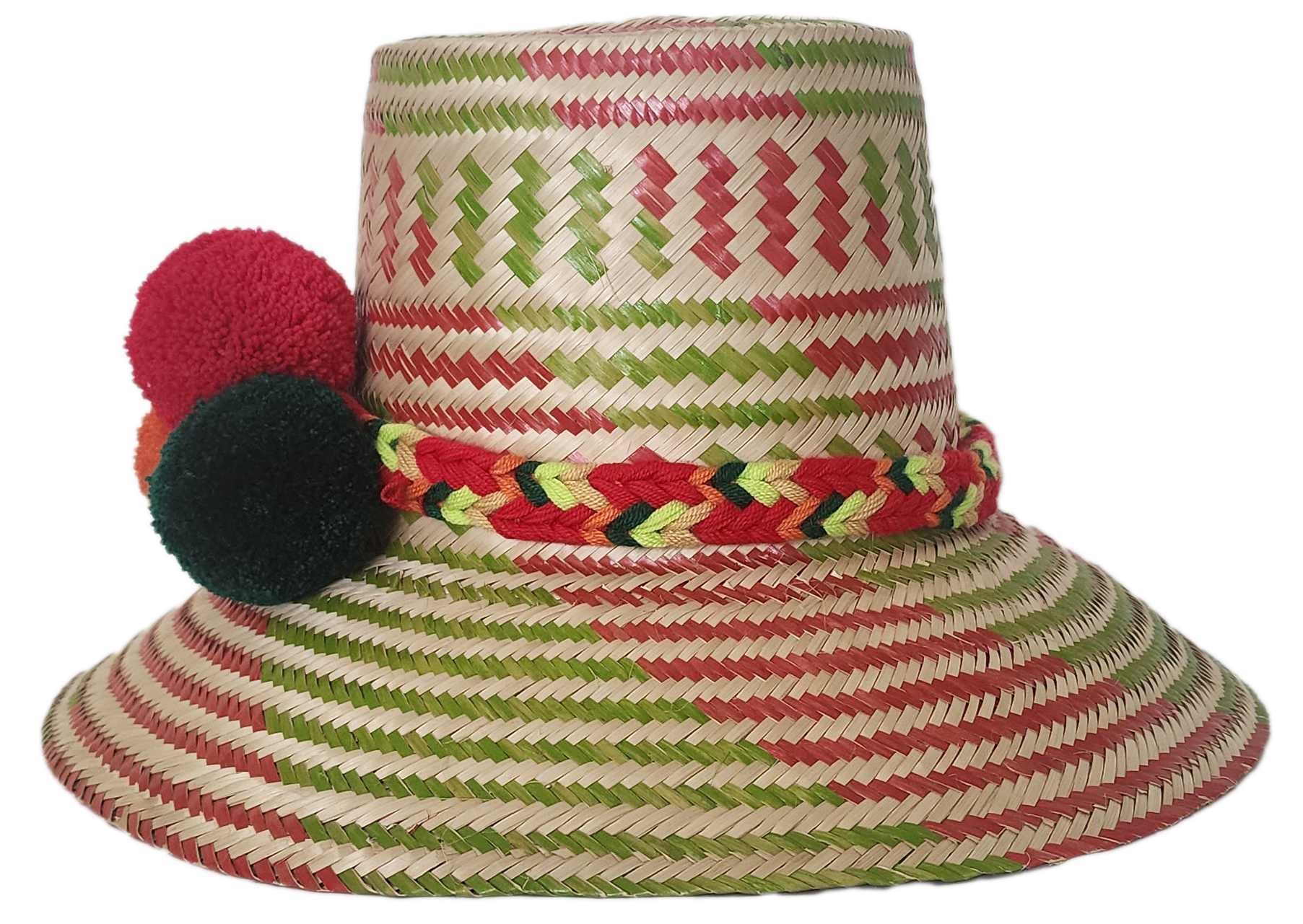 Wide brim straw hat handcrafted by Wayuu artisans from Iraca palm.
