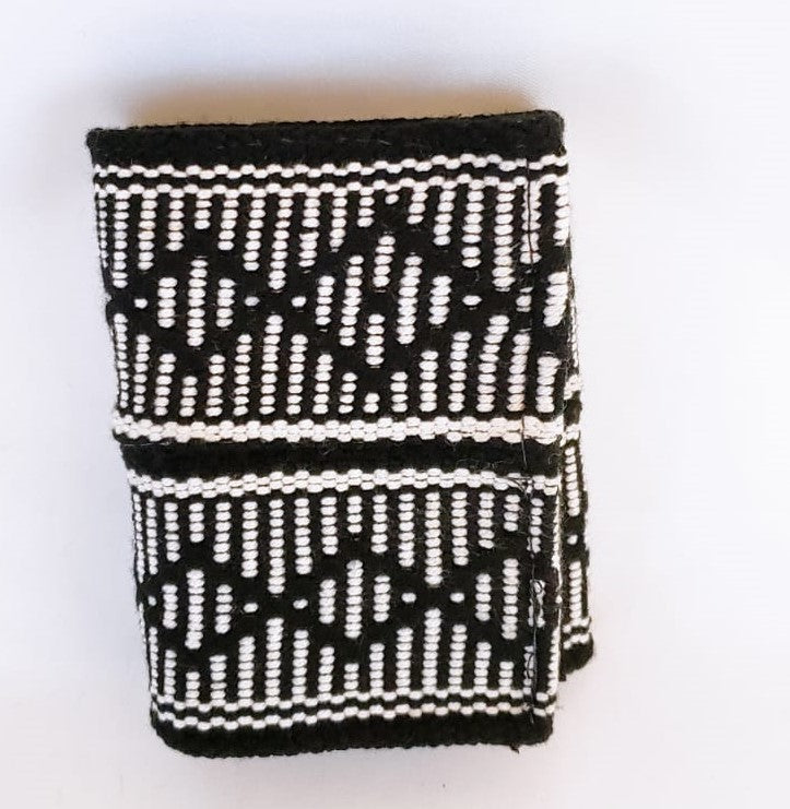 1 Black and White Handmade Wayuu Men's Wallet - closed wallet